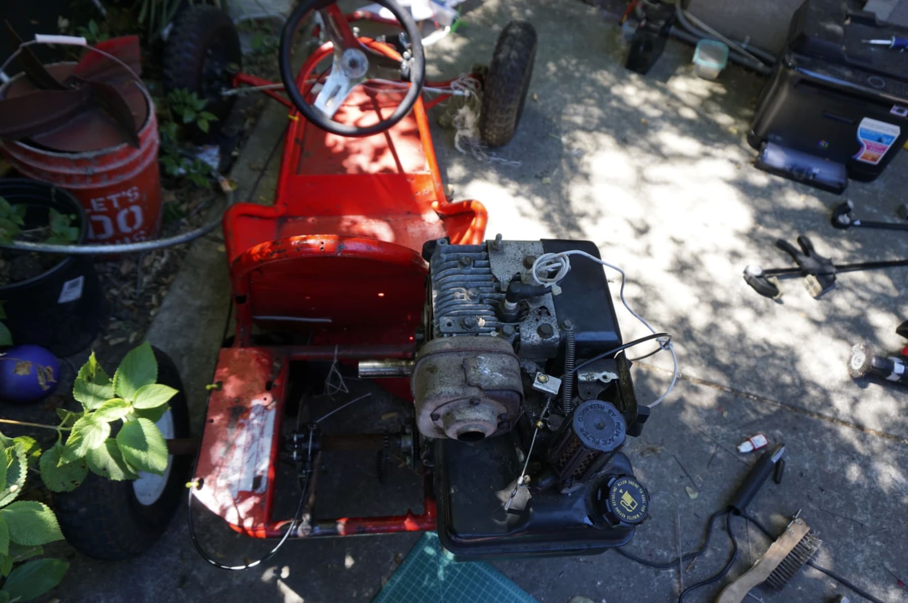 Engine mount and gas engine installation
